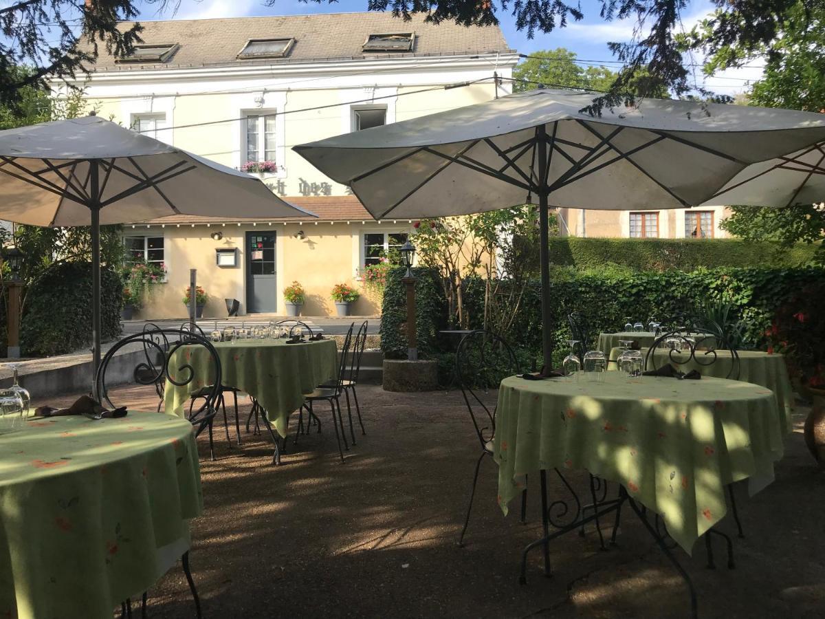 L'Auberge Du Port Des Roches Luche-Pringe Bagian luar foto